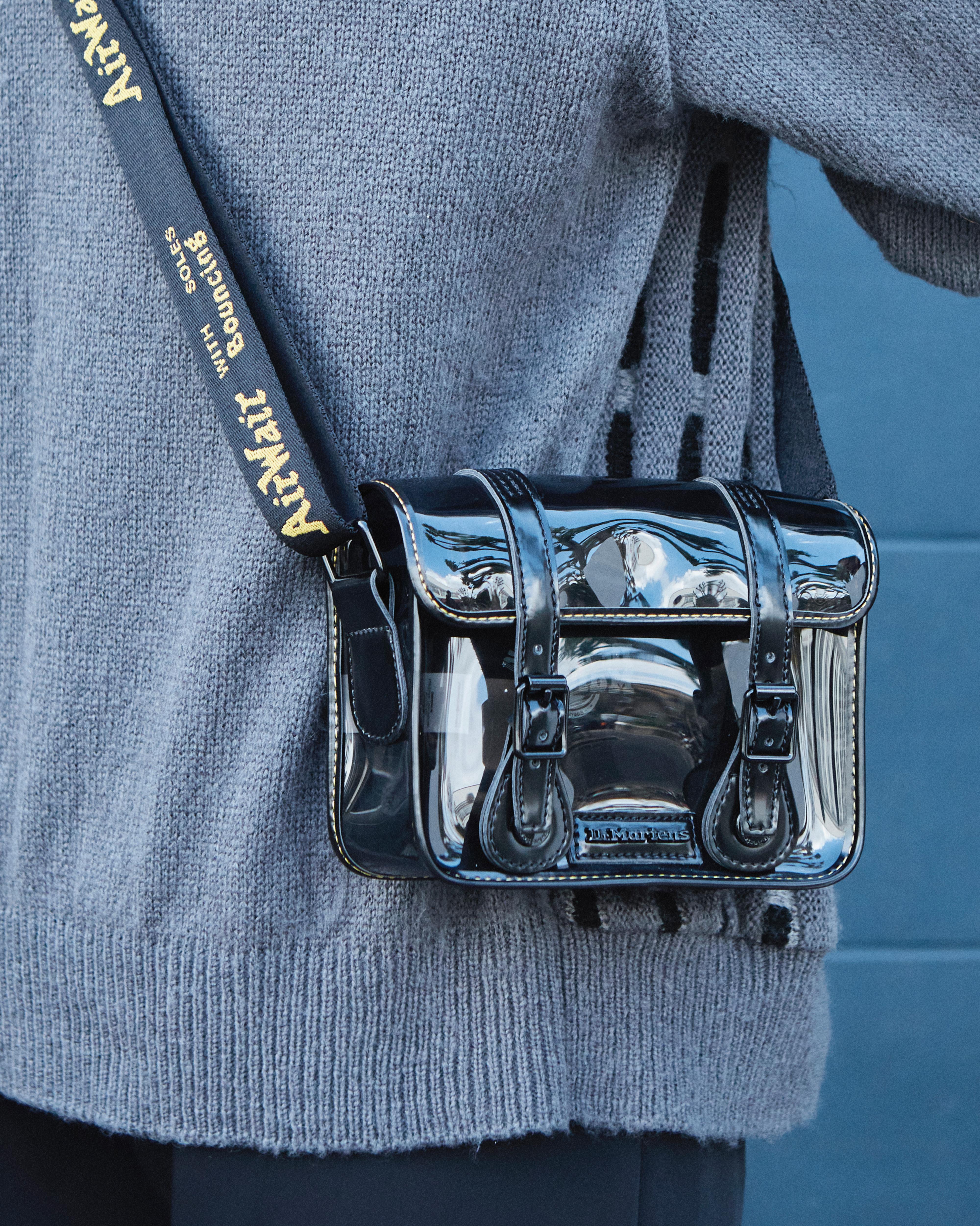 バッグ Dr.Martens 7 Inch Transparent Crossbody Bag in BLACK | Dr. Martens™