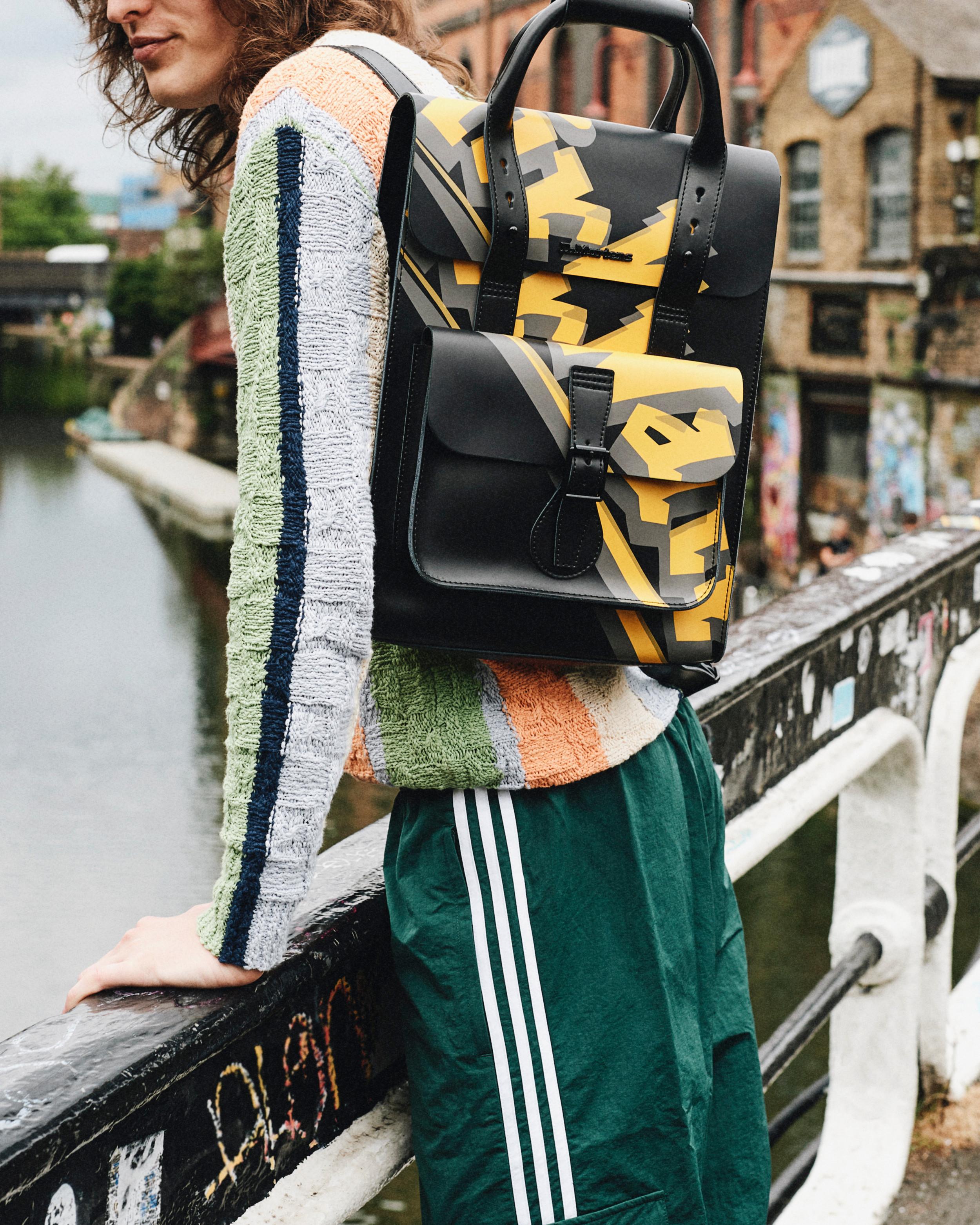 Dr. Martens AirWair バックパック リュック Airwair Print Leather Backpack in BLACK | Dr. Martens™
