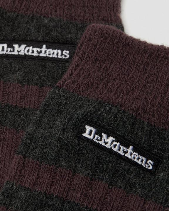 https://i1.adis.ws/i/drmartens/AD038020.82.jpg?$large$Wool Blend Socks Dr. Martens