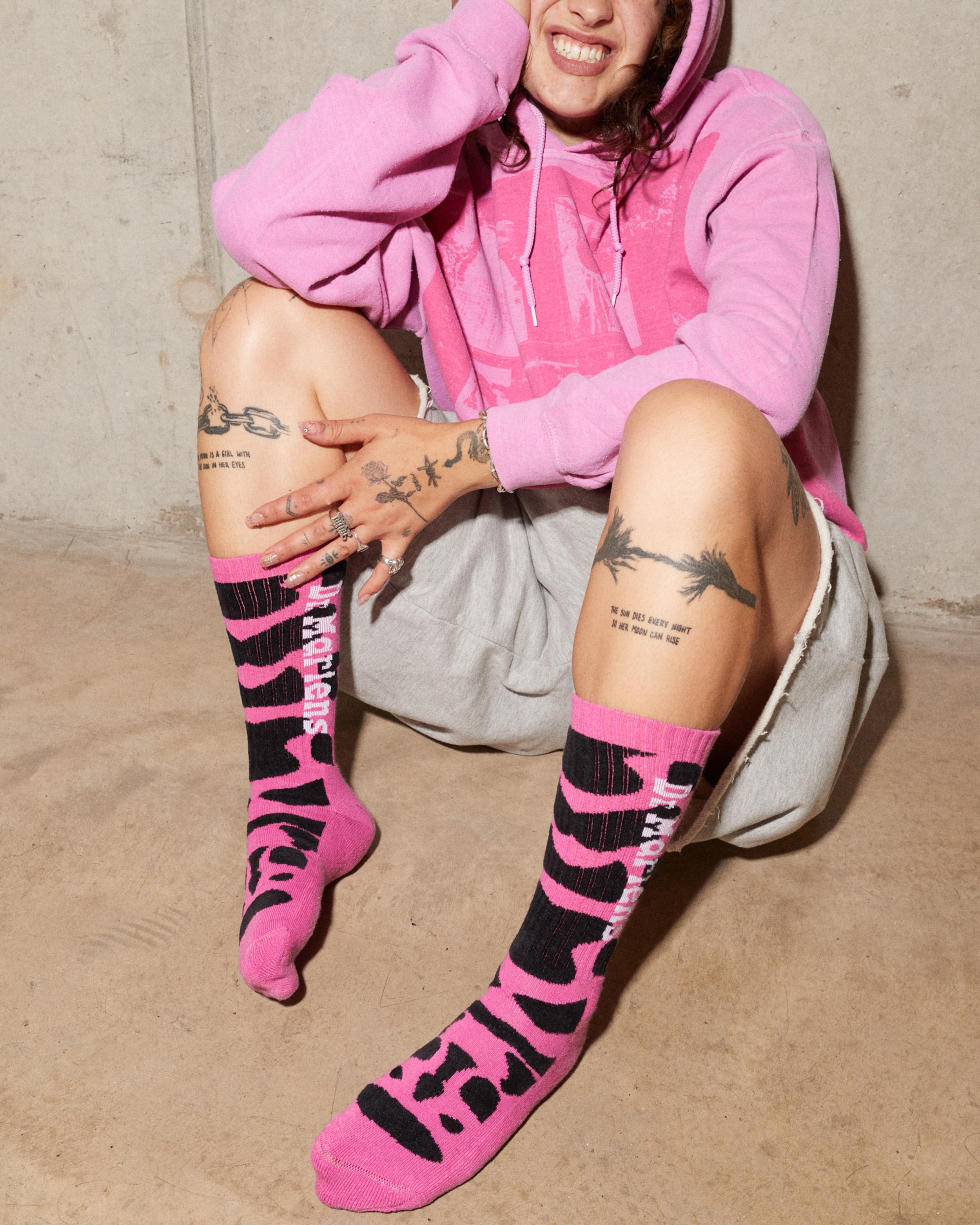 Vertical Logo Print Cotton Blend Socks in BLACK+THRIFT PINK | Dr