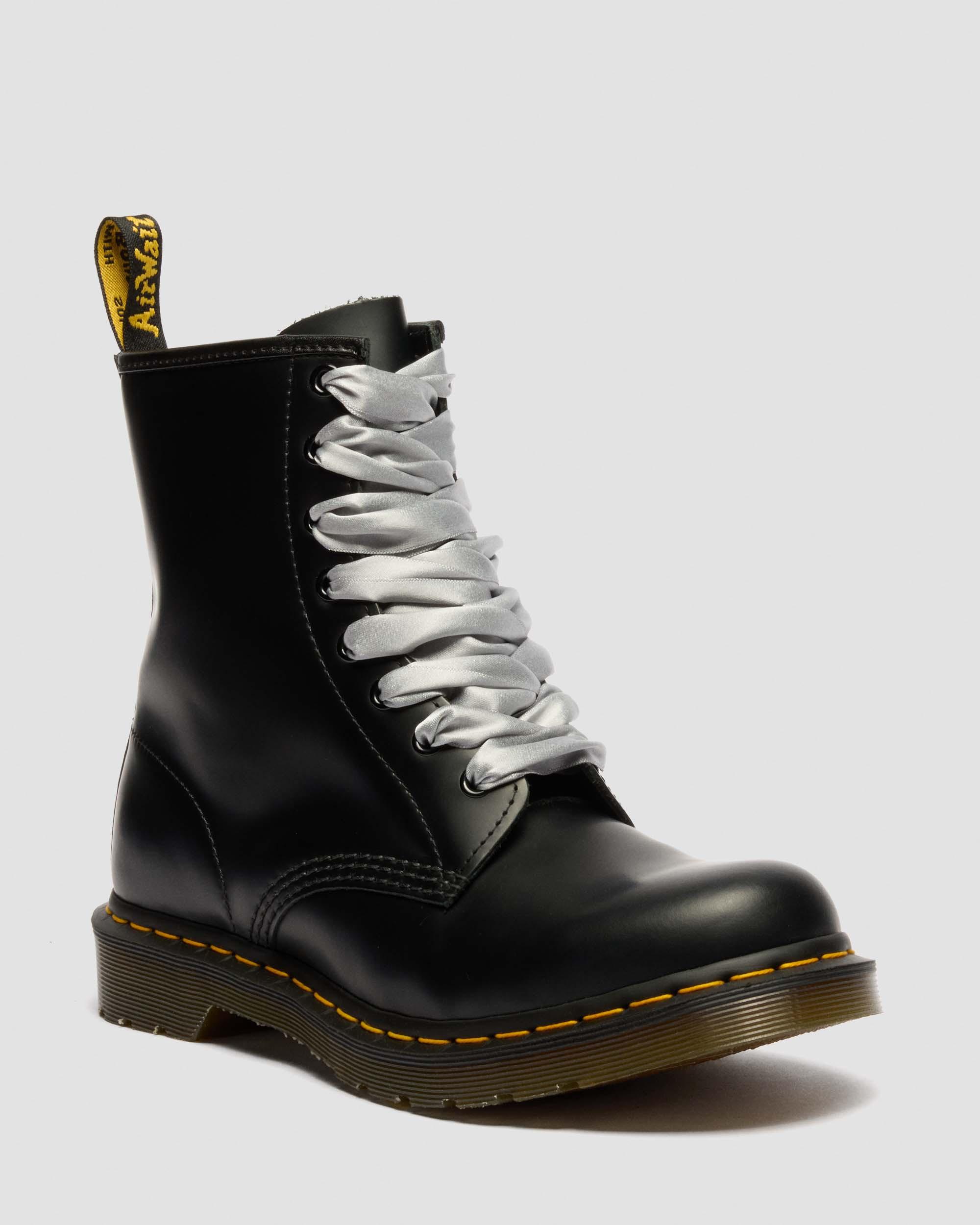 55 Inch Ribbon Shoe Laces (8-10 Eye) in SILVER | Dr. Martens™