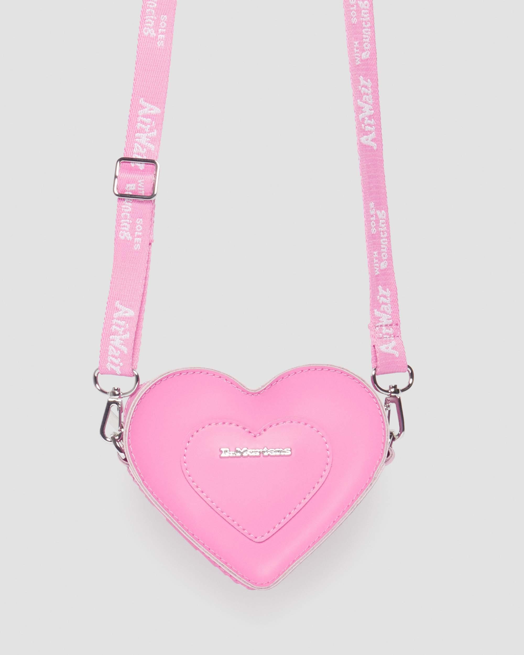 Dr. Martens ハート型 ショルダーバッグ ピンク Mini Heart Shaped Leather Bag in FONDANT PINK | Dr. Martens™