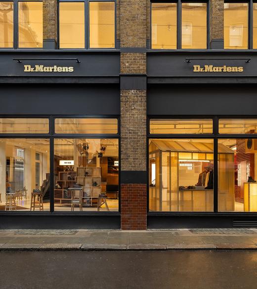 AW25_Brewer_Street_Opening_LP_Launch_SLIDESHOW_5_DESKTOP?w=1920&fmt=auto&alt=default