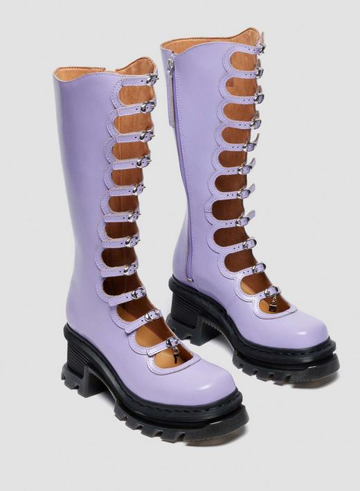 AW25_Marc_Jacobs_Launch_LP_Product_Lavender_Boot_Desktop_Mobile?w=966&fmt=auto&alt=default