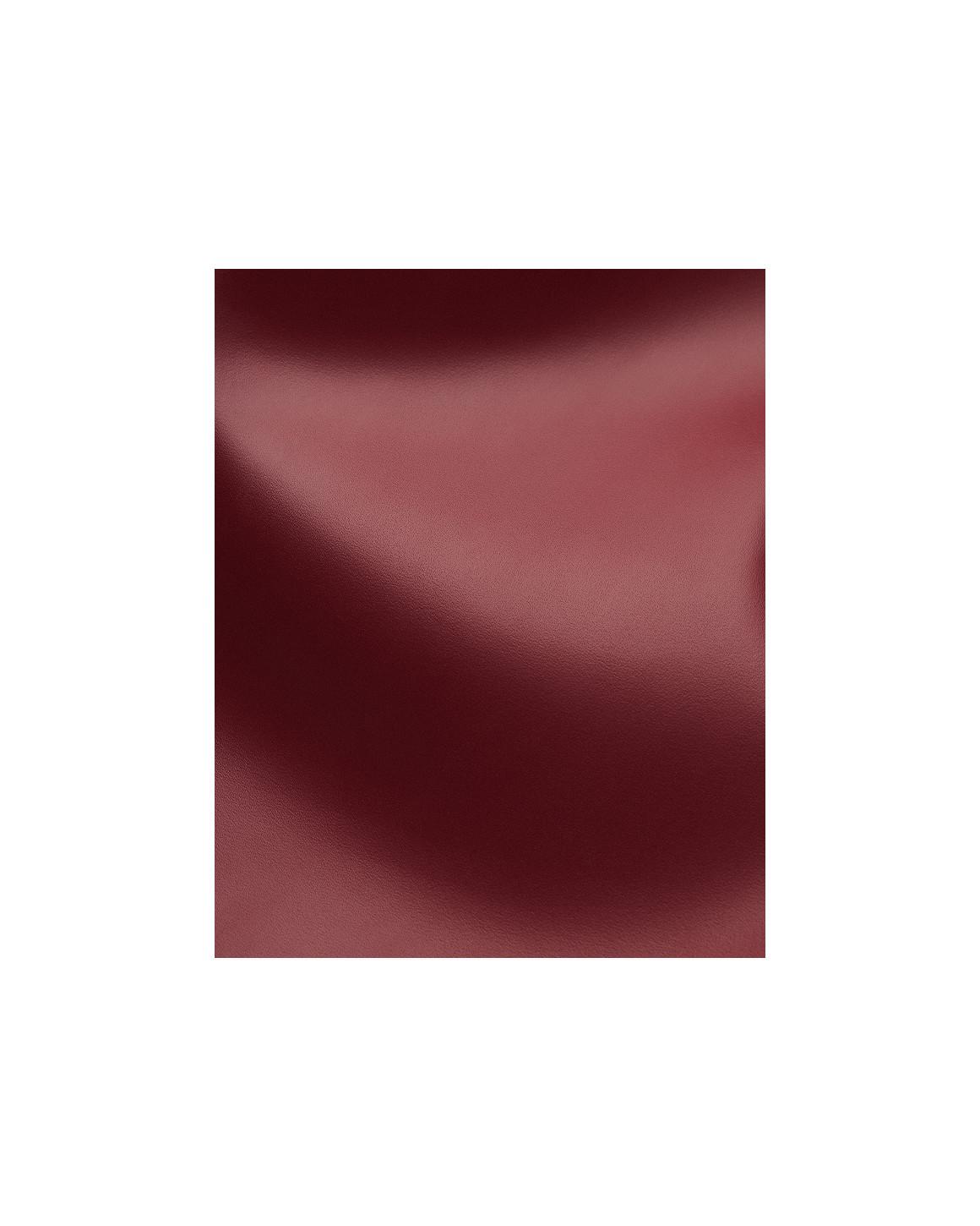 Nuancier cuir bordeaux profond, fini lisse avec un léger satin