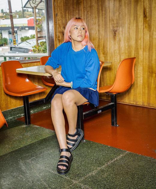 EVG_SUMMER_ONWARD_SANDALS_DESKTOP?w=966&fmt=auto&alt=default