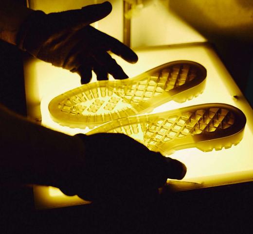 EVT_TRADE_IN_SUSTAINABILITY_DESKTOP?w=520&fmt=auto&alt=default