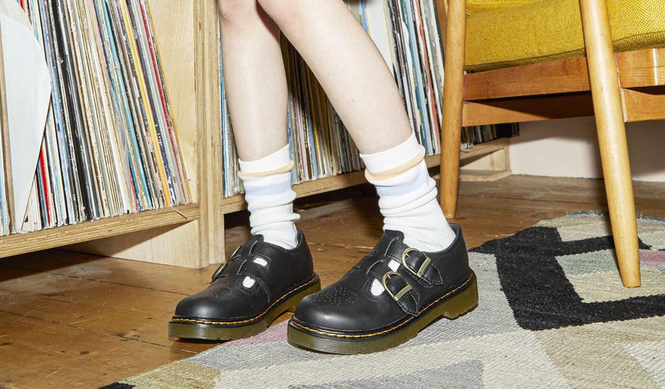 Children's school shoes store