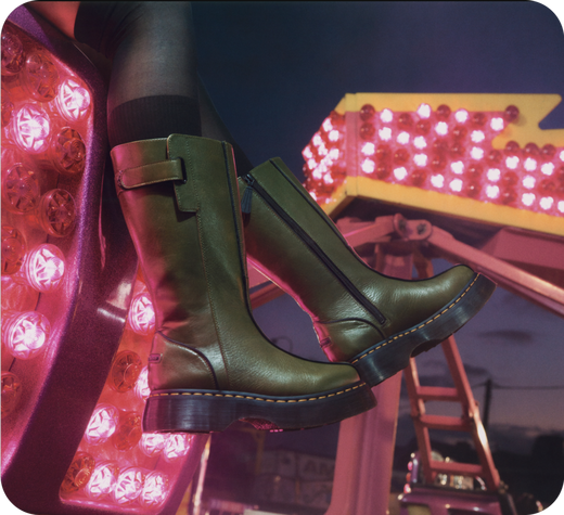 E_A5_CMP_BUZZ_HI_BOOT_DESKTOP?w=966&fmt=auto&alt=default