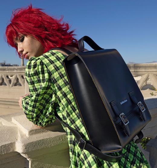 E_S2_HMP_MAR_TILE_SUMMER_ACCESSORIES_DESKTOP?w=520&fmt=auto&alt=default