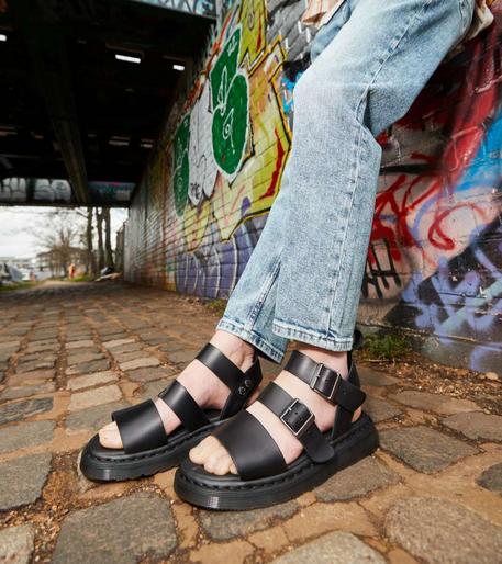 Dr martens gryphon size 5 top