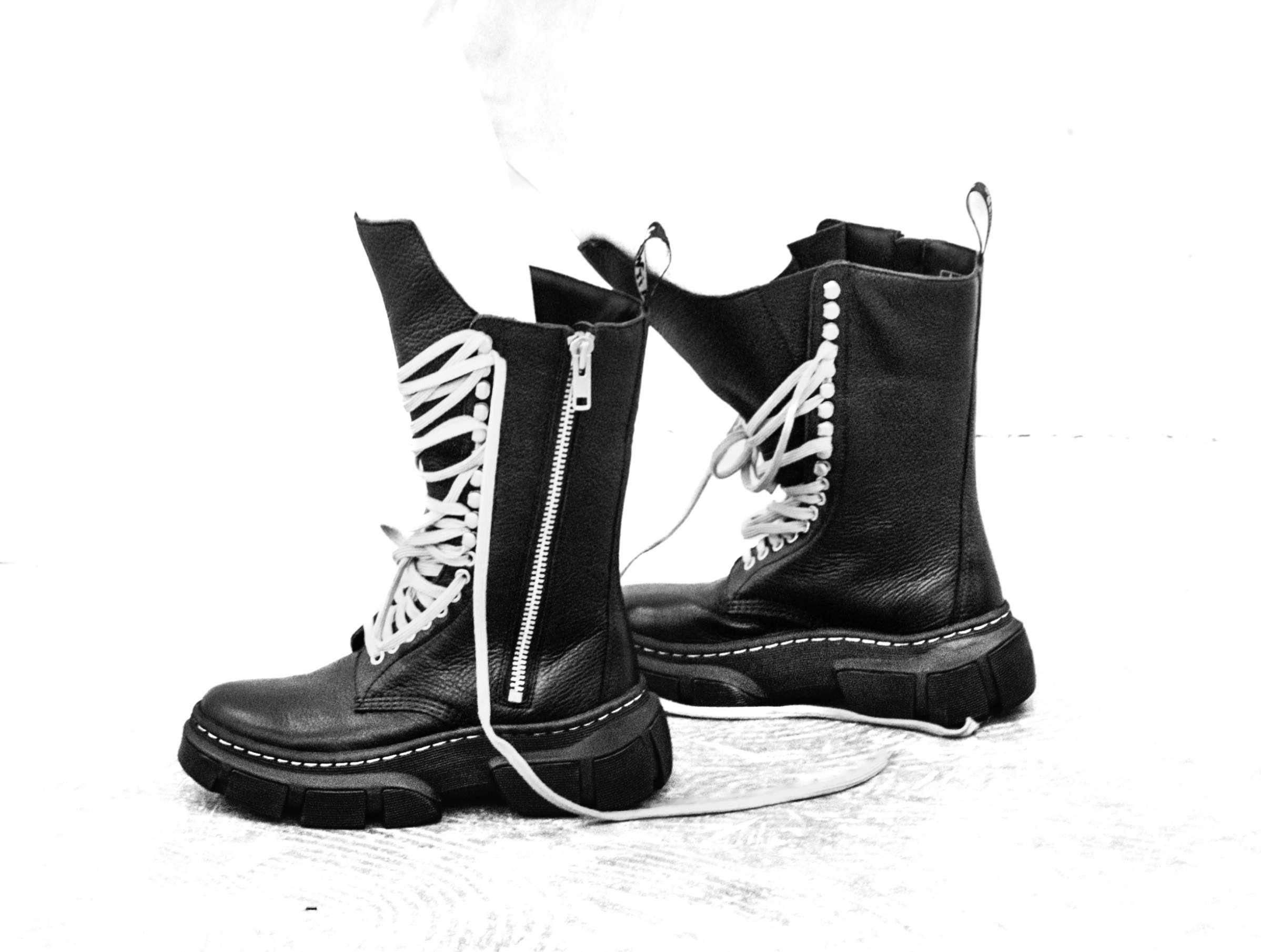 人気の雑貨がズラリ！ 靴 LONDONshellys x Dr.Martens 靴 - intrabois.fr