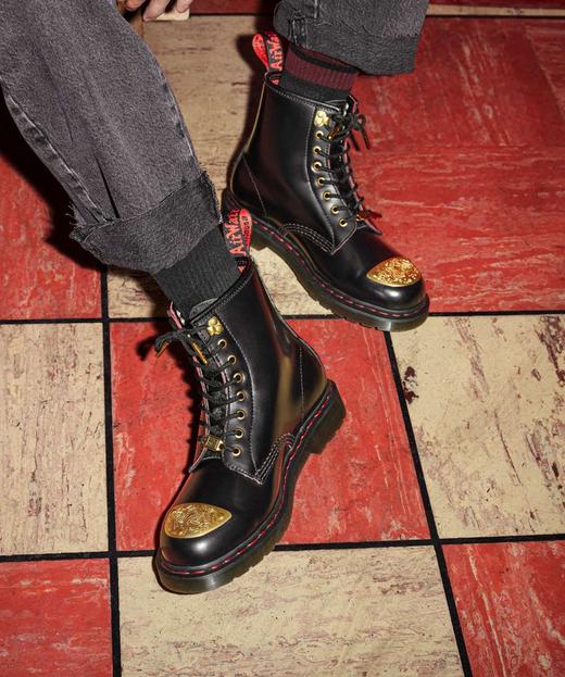 Doc martens serie limitee on sale