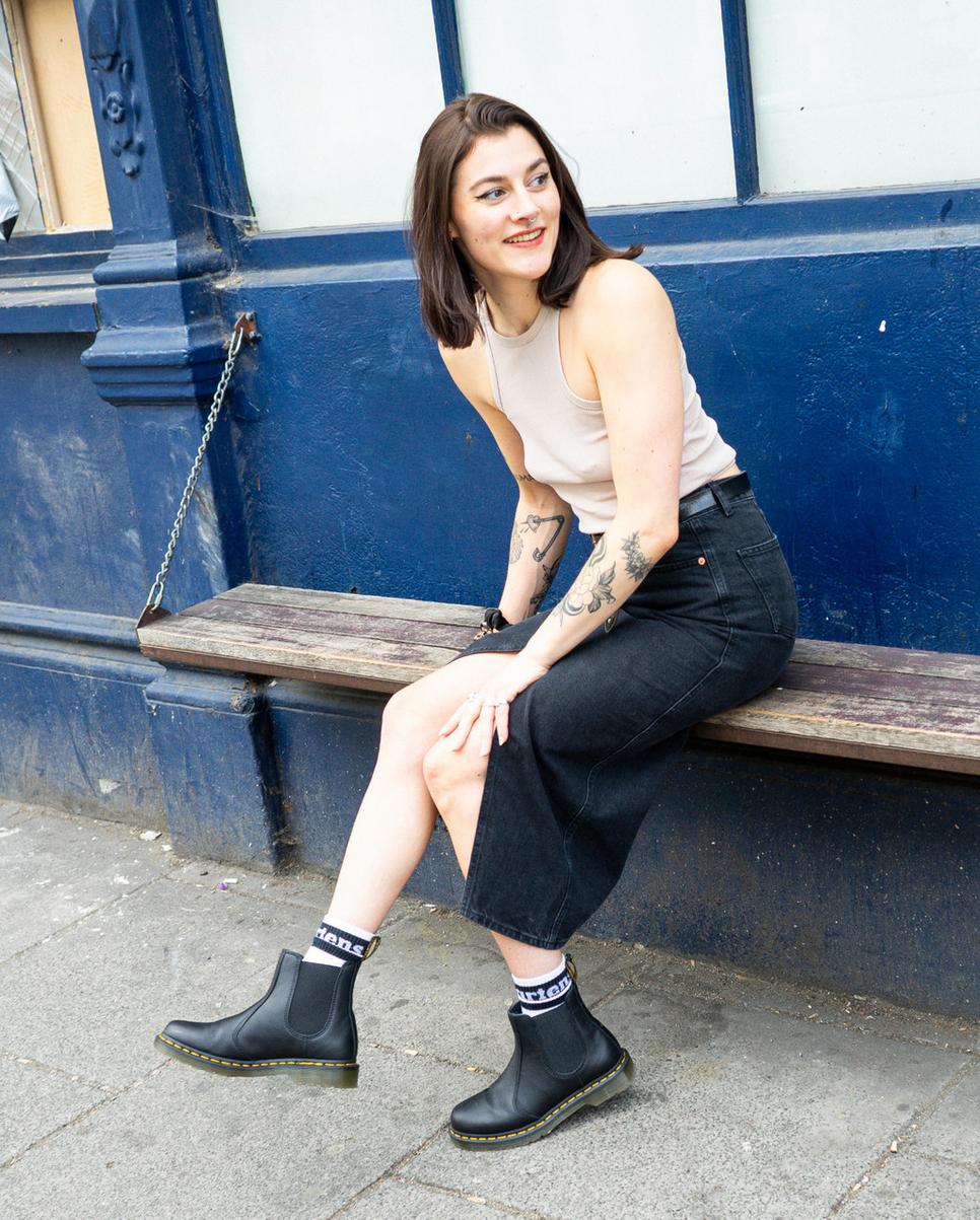 Dr martens chelsea boots outfit best sale