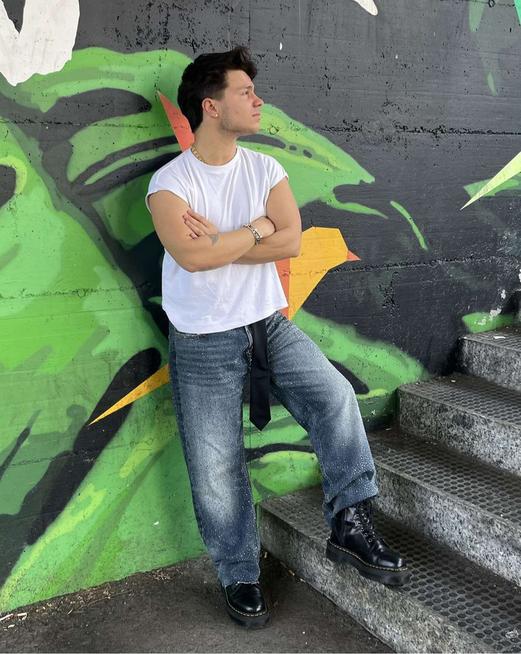 E_S4_EVG_PRIDE_FREDRICO_DESKTOP?w=521&fmt=auto&alt=default