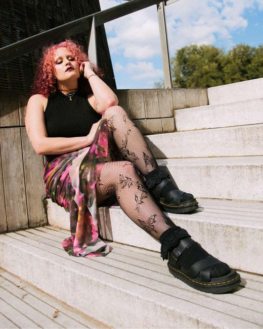 E_S4_EVG_PRIDE_VIOLETTA_DESKTOP?w=520&fmt=auto&alt=default