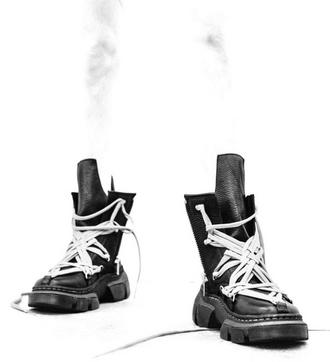 Köpa dr martens top online