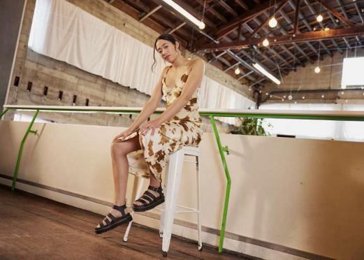 E_S5_CMP_SANDALS_HERO_DESKTOP?w=966&fmt=auto&alt=default