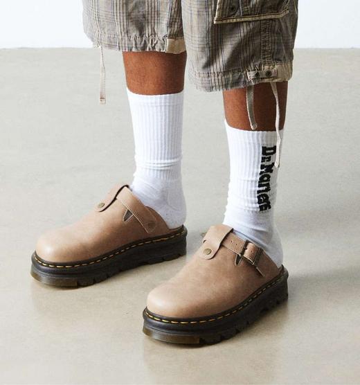 E_S5_CMP_SANDALS_SOCKS_DESKTOP?w=966&fmt=auto&alt=default