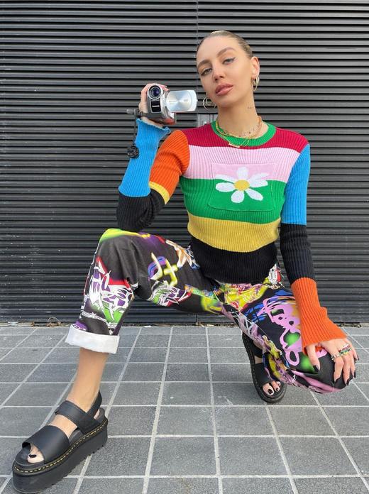 E_S5_EVG_90S_SANDALS_3_DESKTOP?w=966&fmt=auto&alt=default