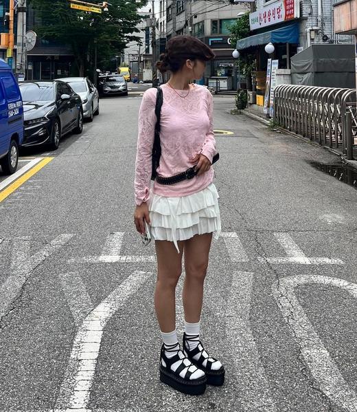 E_S5_EVG_90S_SANDALS_4_DESKTOP?w=966&fmt=auto&alt=default