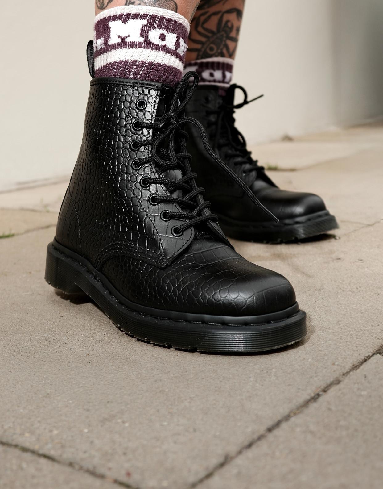 E_S5_HMP_NOV_BANNER_CROC_1460_DESKTOP?w=1920&fmt=auto&qlt=default			