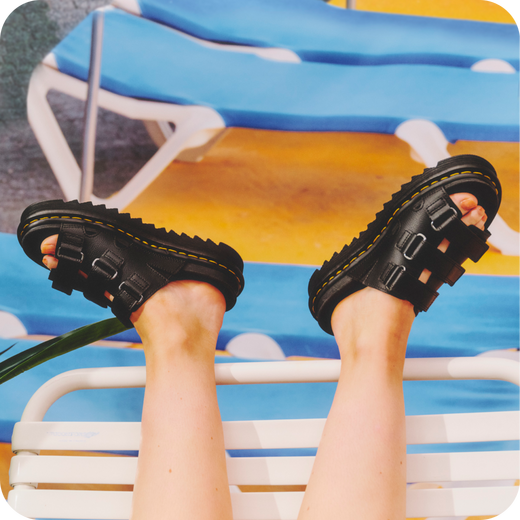 E_S5_TRAVEL_SANDALS_DESKTOP?w=520&fmt=auto&alt=default