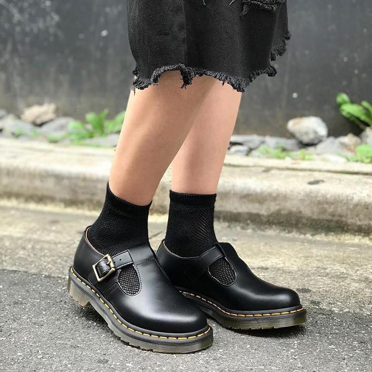 Black doc marten outlet outfits