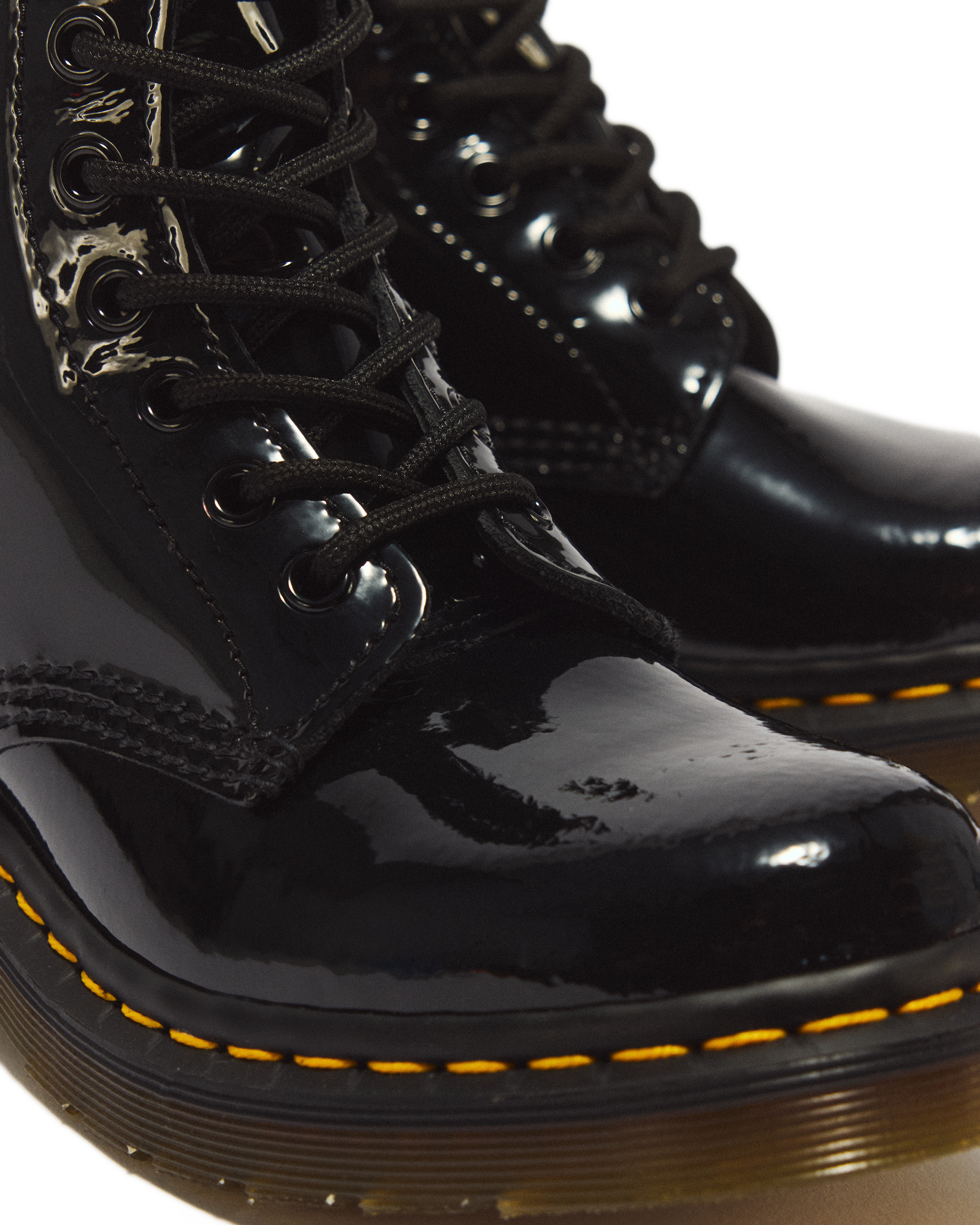 靴 Dr. Martens 1460 W 1460 Patent Leather Lace Up Boots in Black | Dr. Martens™