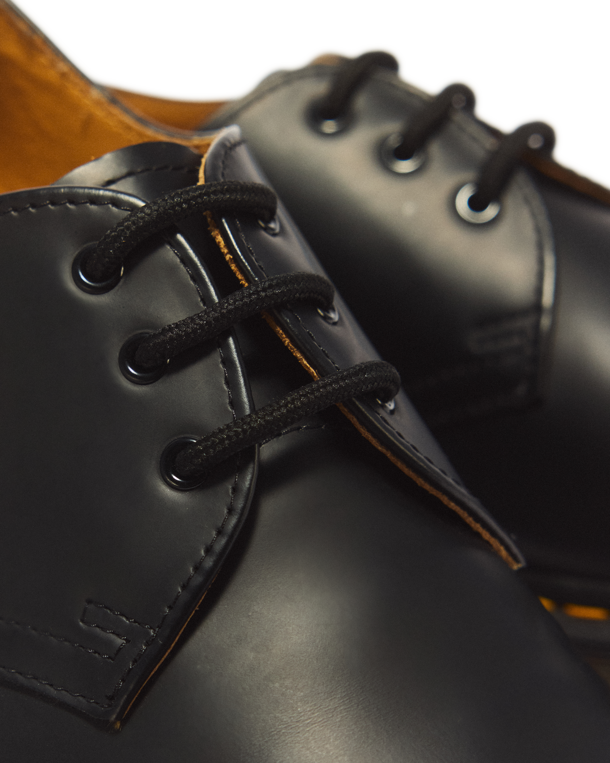 1461 Smooth Leather Oxford Shoes in Black | Dr. Martens™