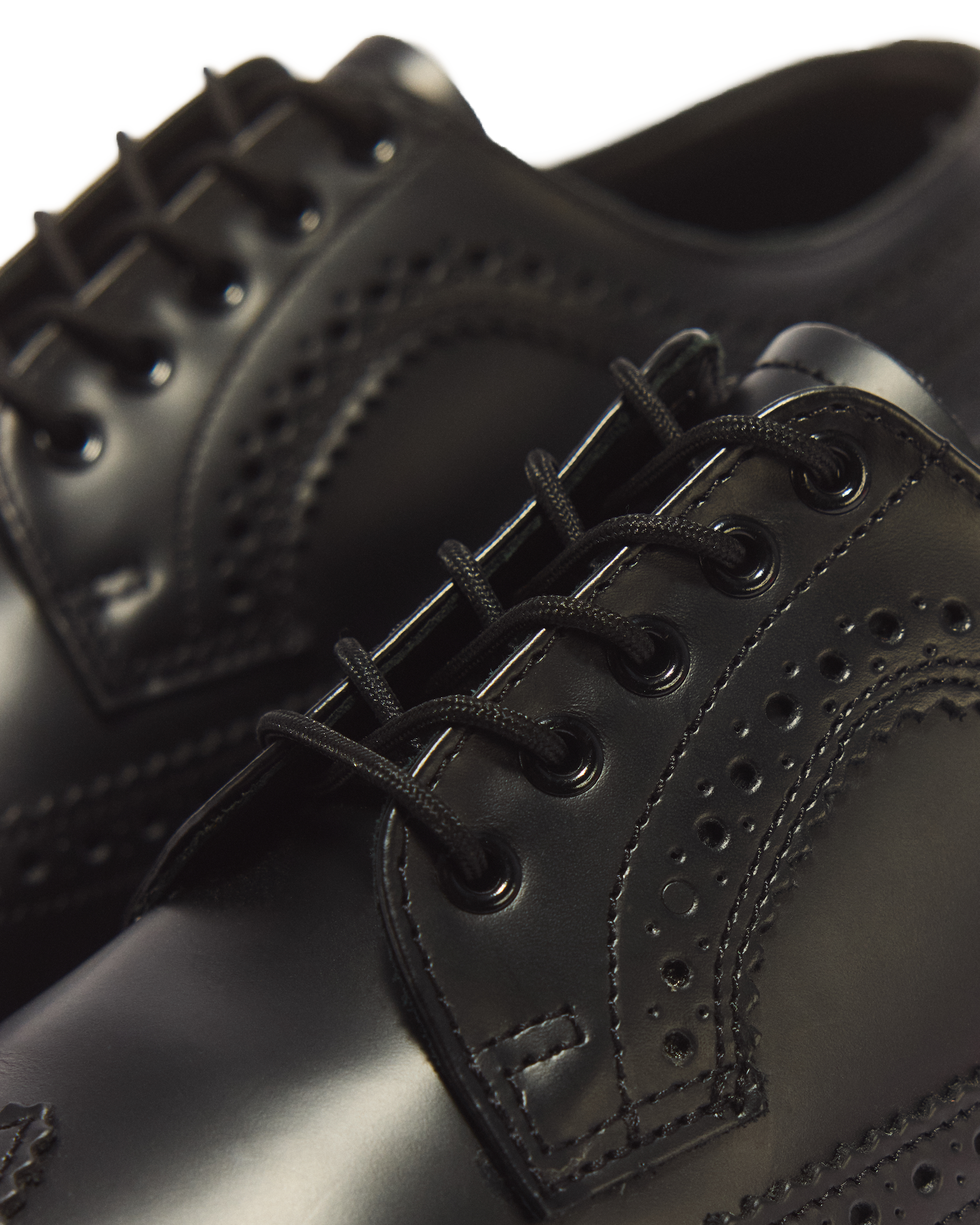 3989 Smooth Leather Brogue Shoes