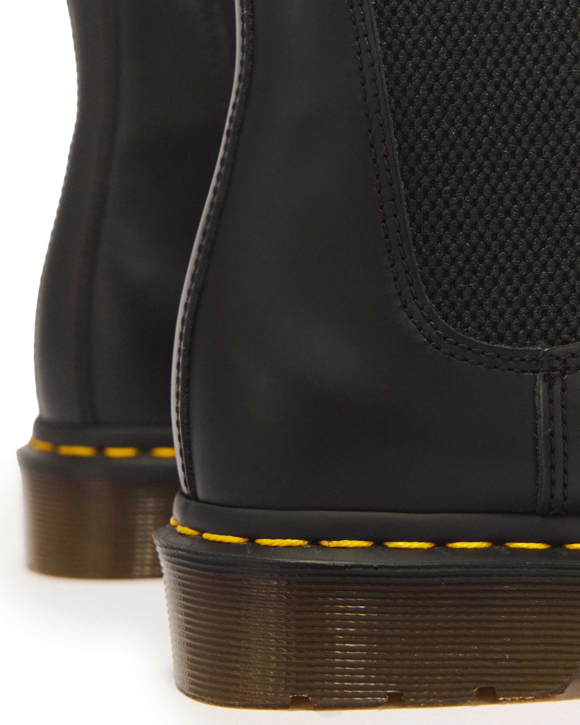 2976 Yellow Stitch Smooth Leather Chelsea Boots