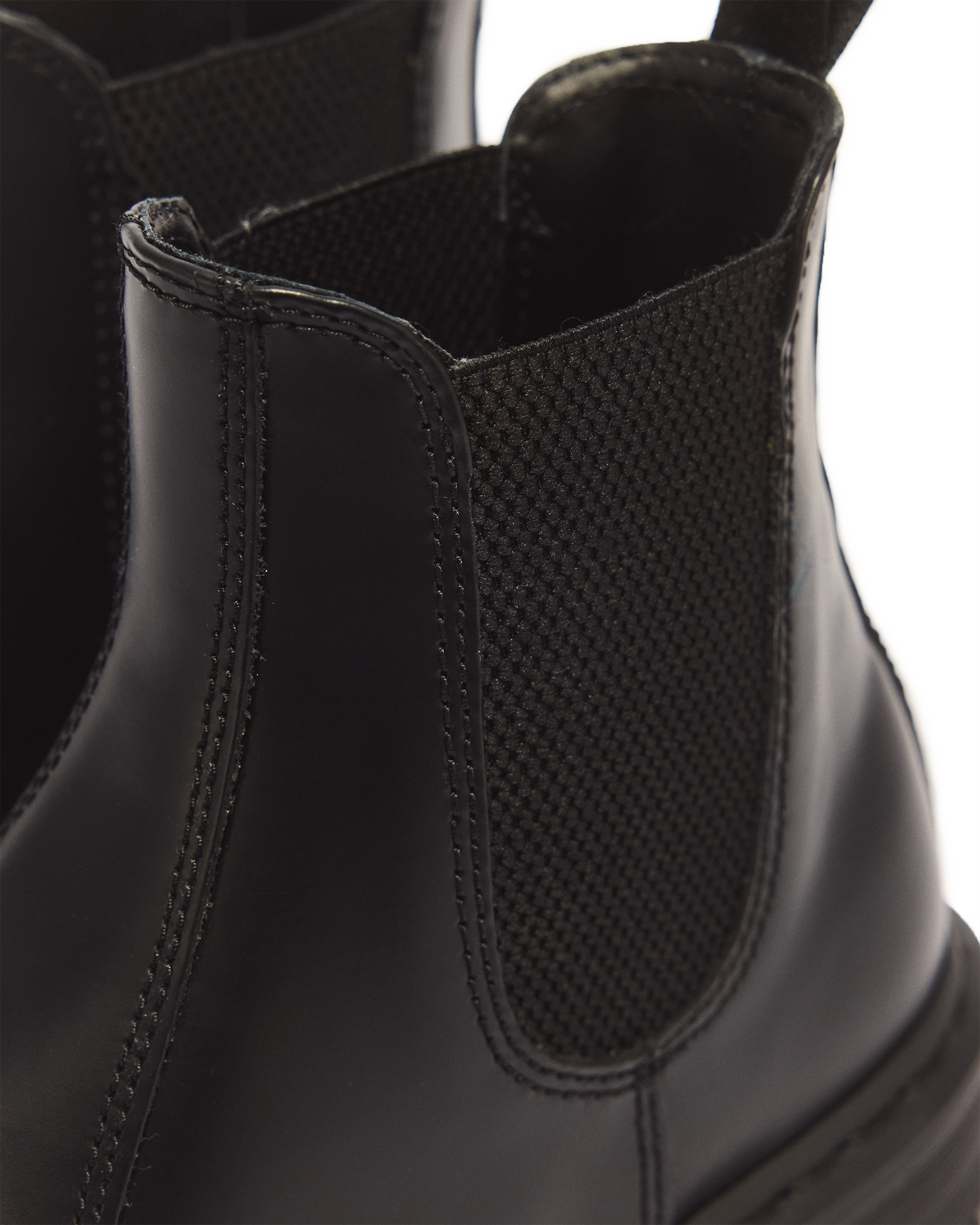 2976 Mono Smooth Leather Chelsea Boots in Black | Dr. Martens™