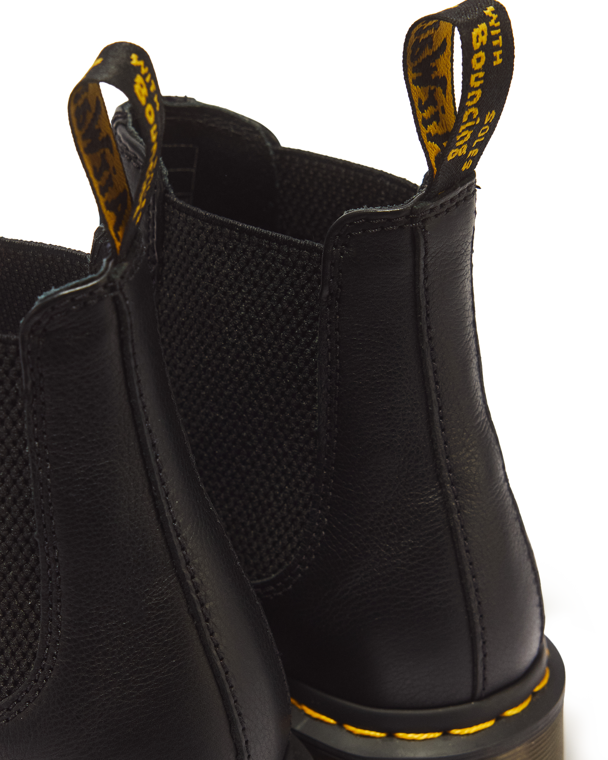 2976 Virginia Leather Chelsea Boots in Black | Dr. Martens™