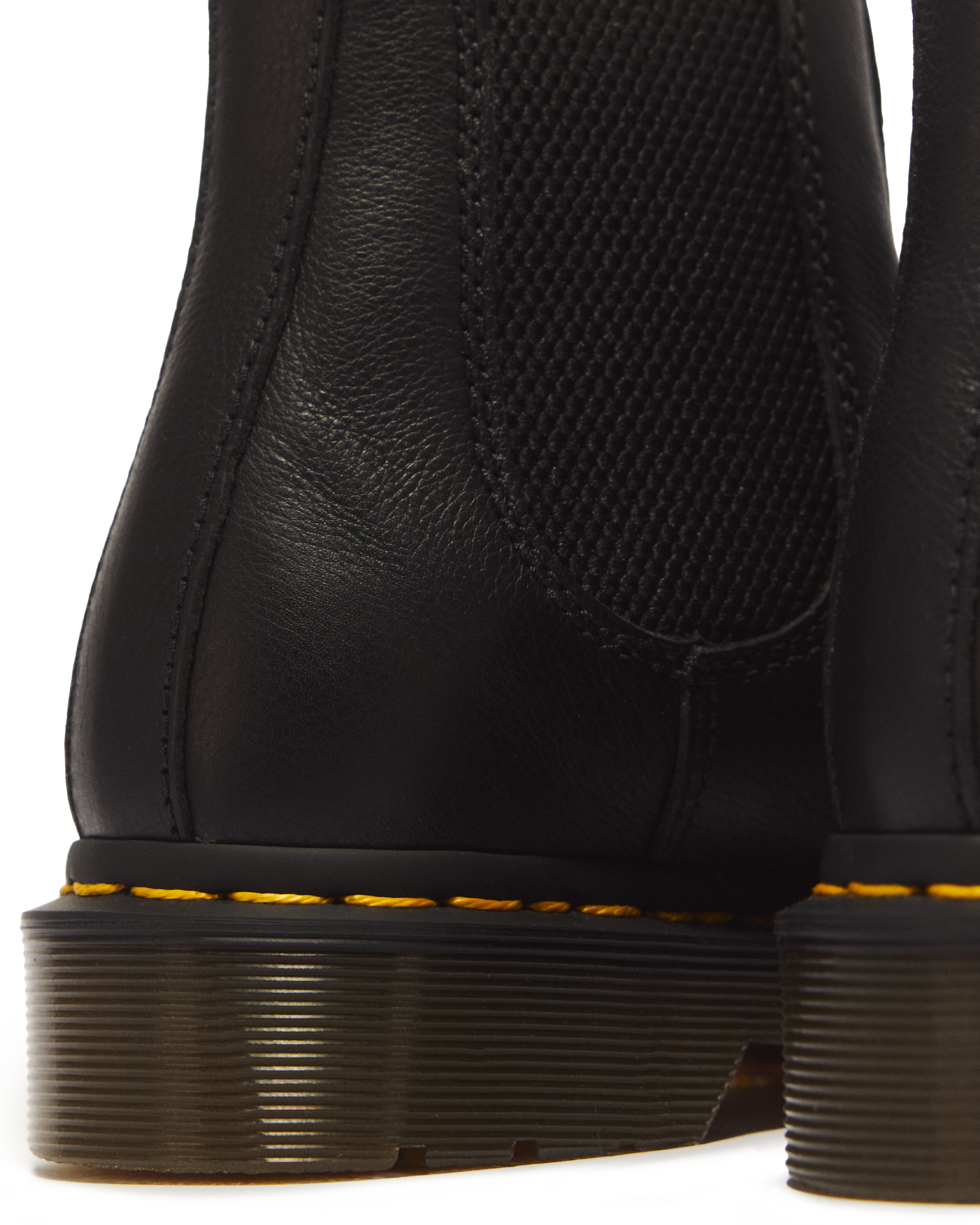 2976 Women's Virginia Leather Chelsea Boots