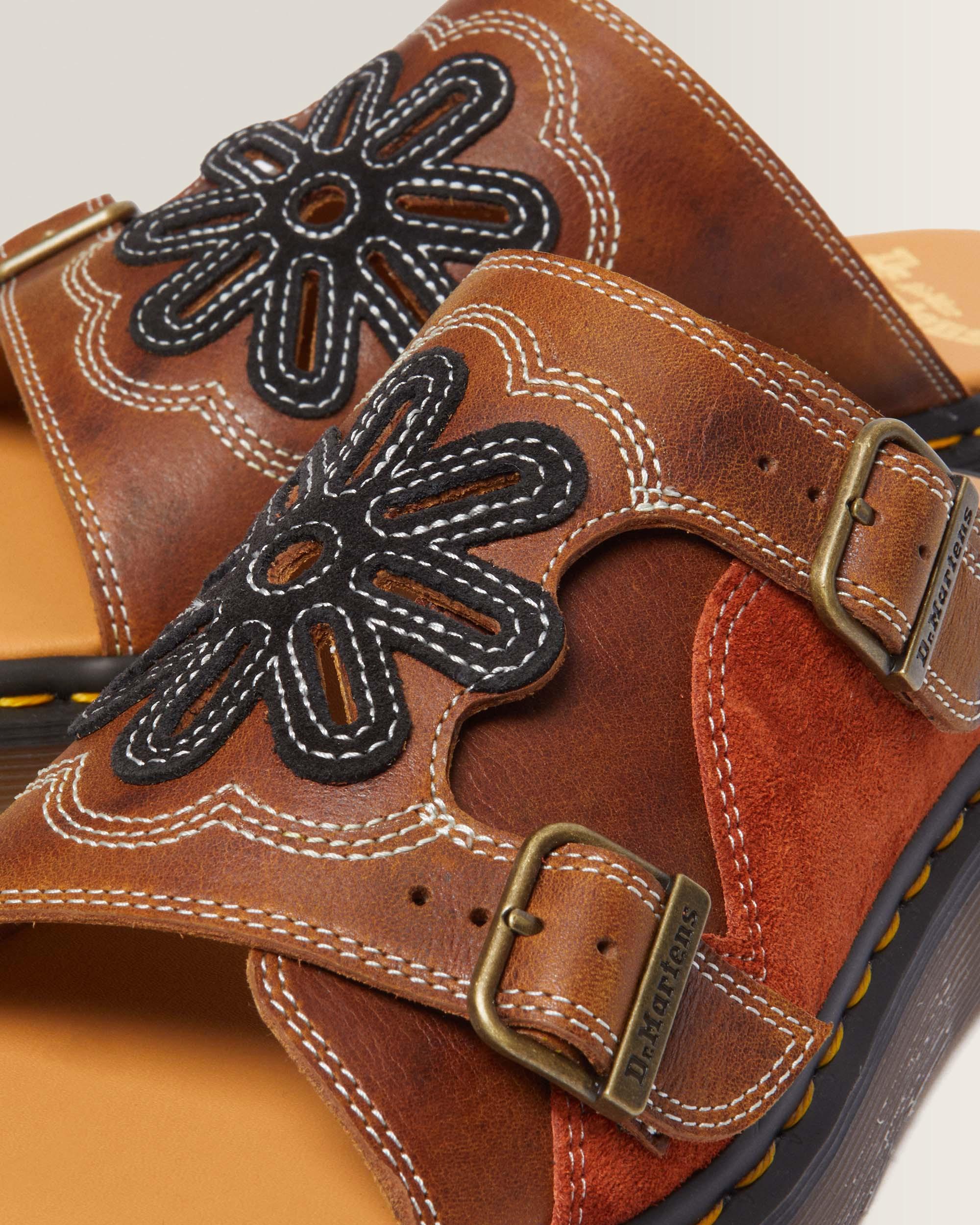 Dayne Made in England Leder & Wildleder Applique Slide Sandalen