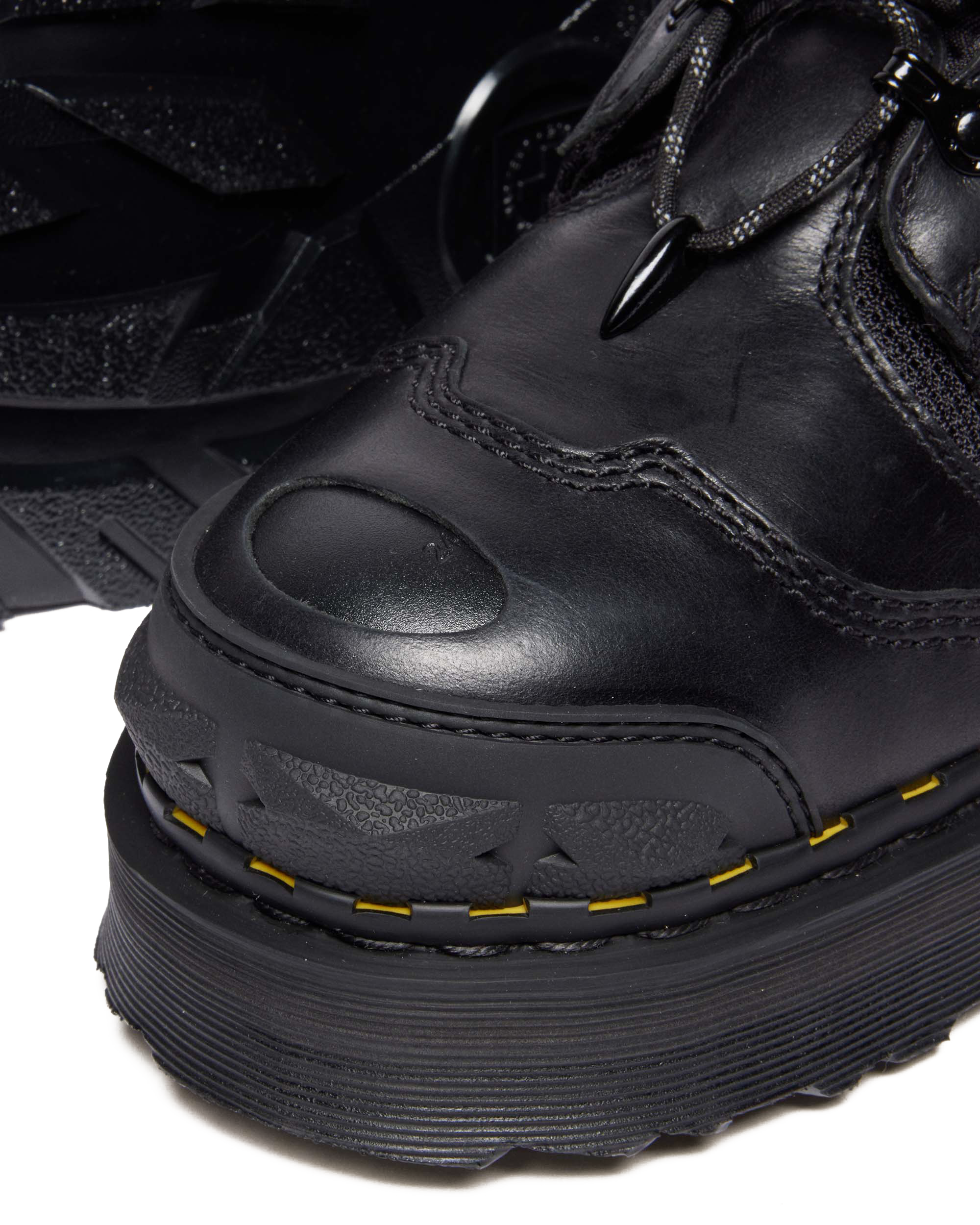 EXOSHIELD XX01 steel toe leather boots in BLACK | Dr. Martens™