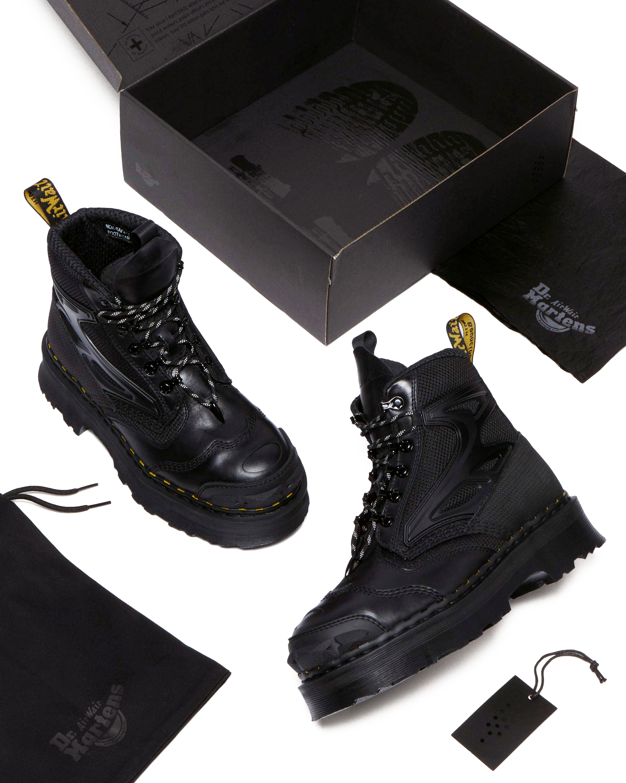 EXOSHIELD XX01 steel toe leather boots in BLACK | Dr. Martens™