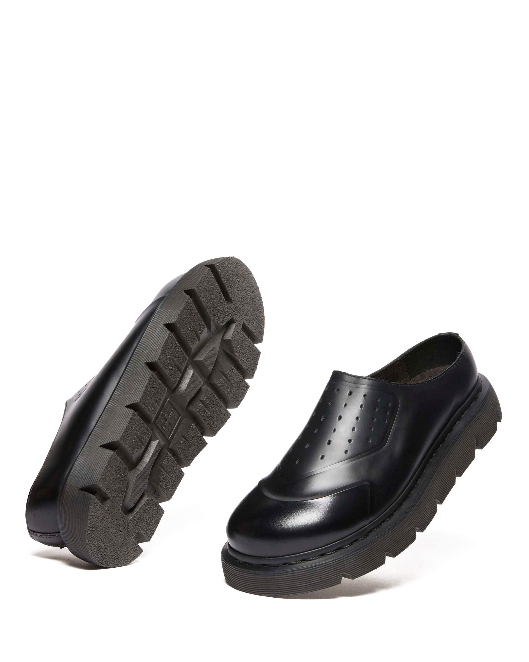 VENT XX02 leather mules in BLACK | Dr. Martens™