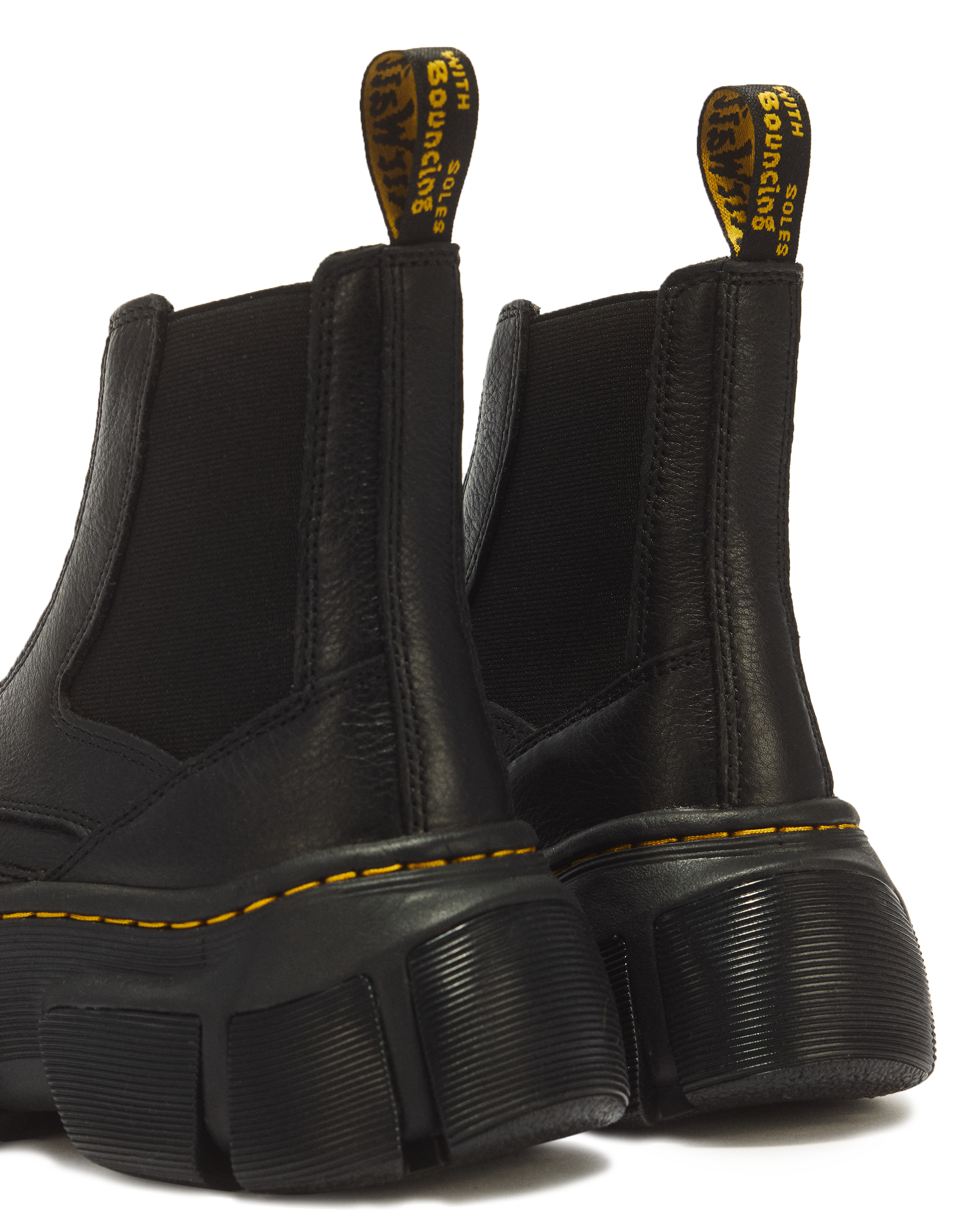 Dmxl Zip Chelsea Leather Boots in Black | Dr. Martens™