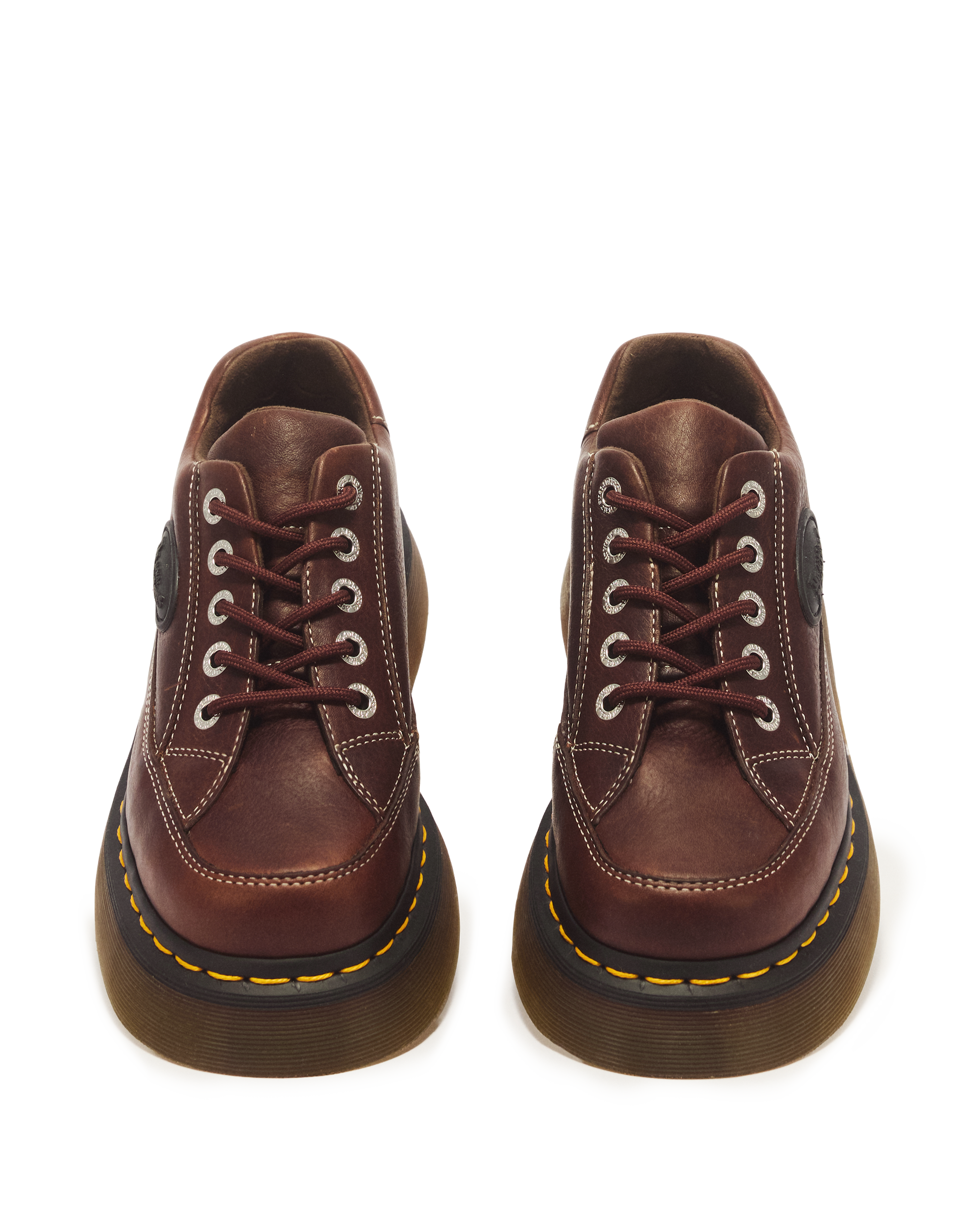Buzz Grizzly leren schoenen met vijf veterogen