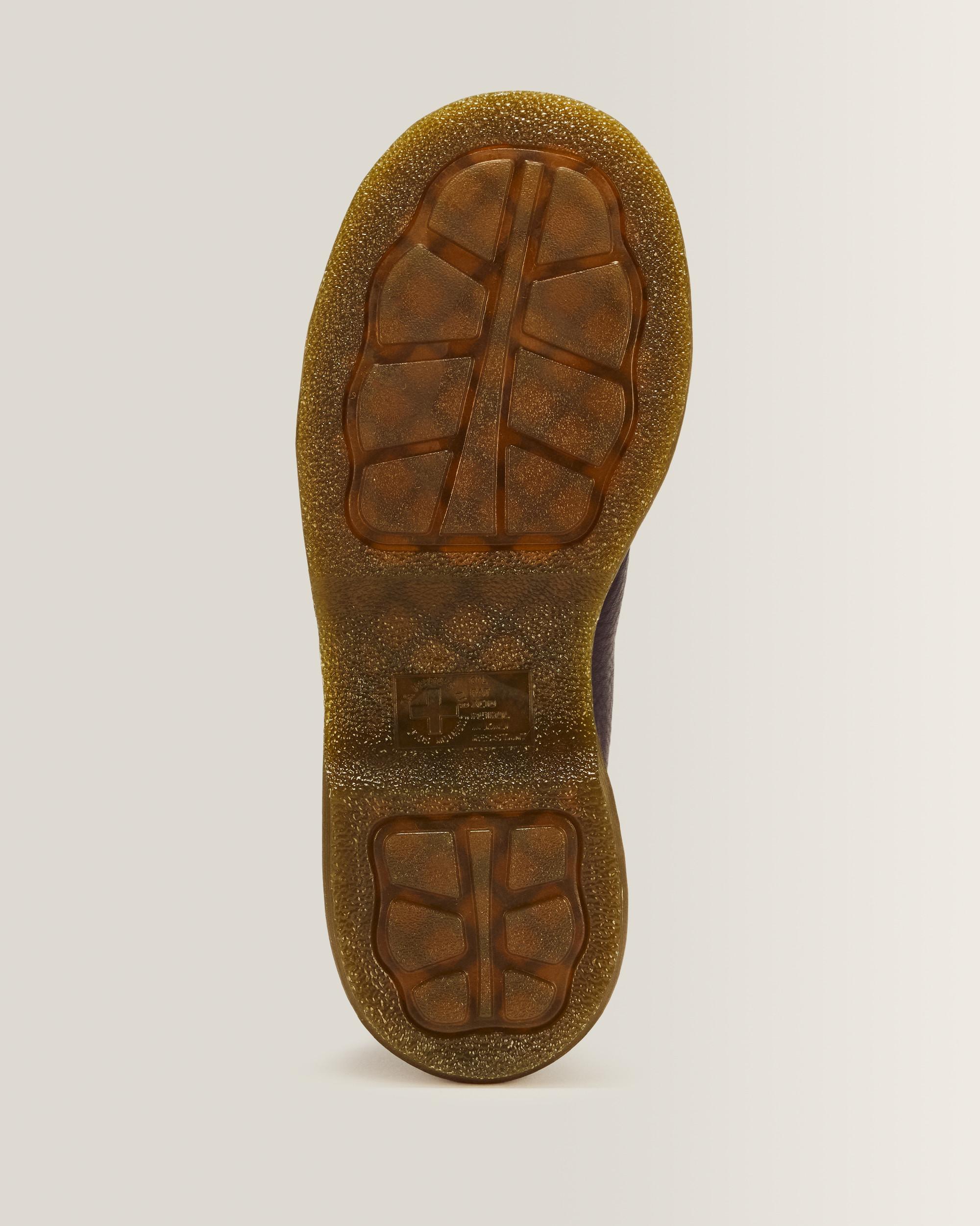 Buzz 8-Eye in DARK BROWN | Dr. Martens™