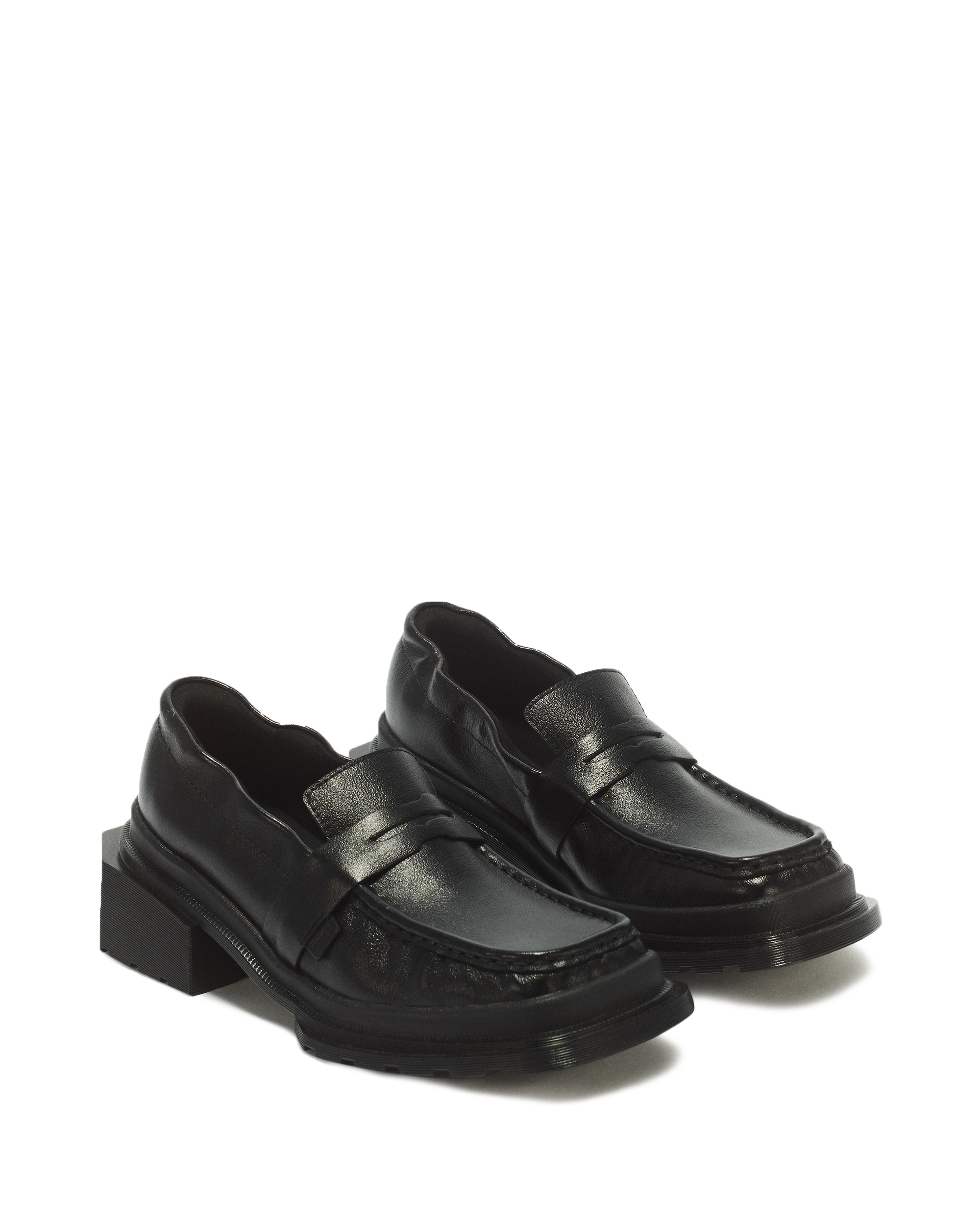 MAYBOLE LEREN LOAFERS MET RUCHES EN VIERKANTE NEUS