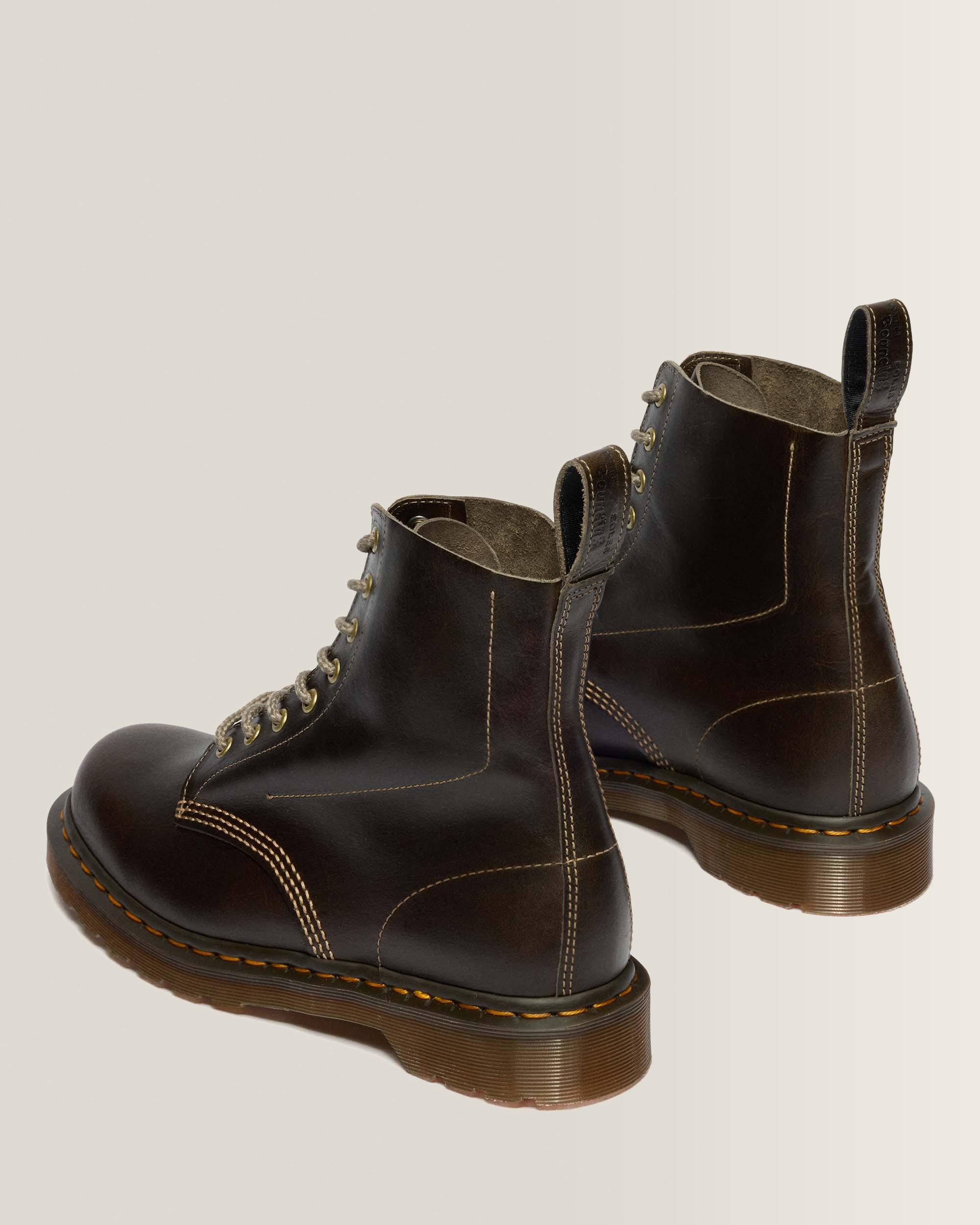 1460 Classic Calf Leather Boots