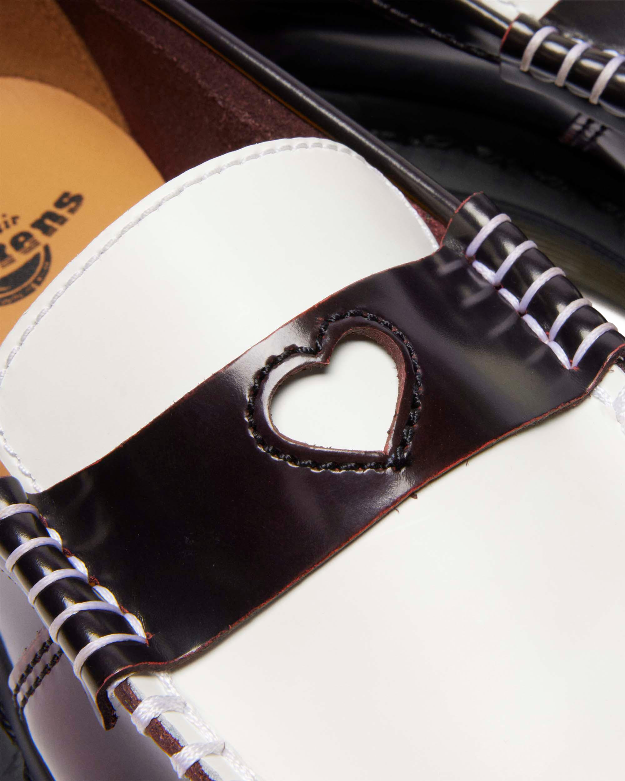 PENTON HEART in CHERRY RED+WHITE | Dr. Martens™