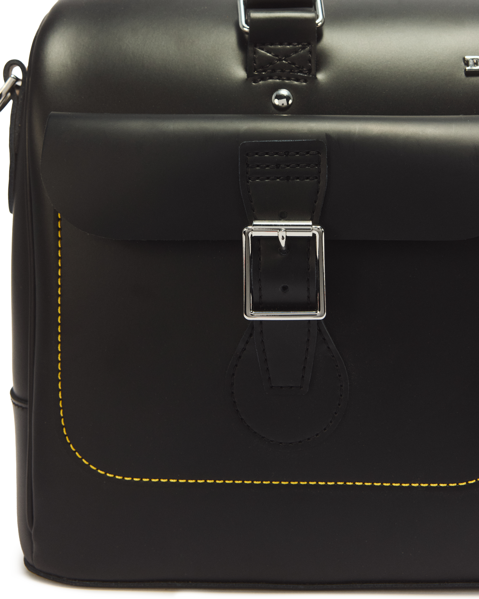 Daytripper Bag in Black | Dr. Martens™