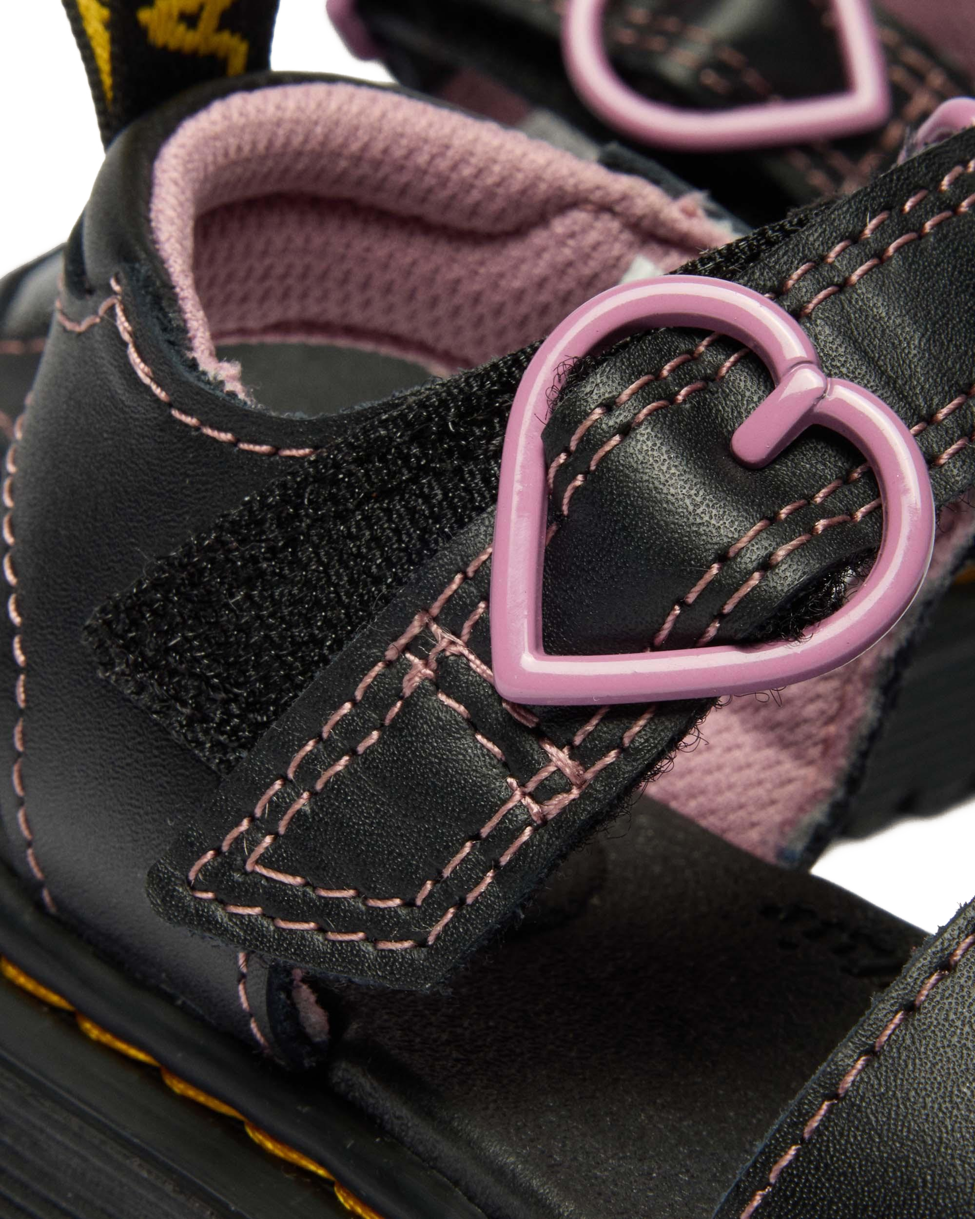 Обувь Dr. Martens Marlowe II Glitter Heart Leather Strap Shoes для малышей, цвет: Чёрный — фото 2