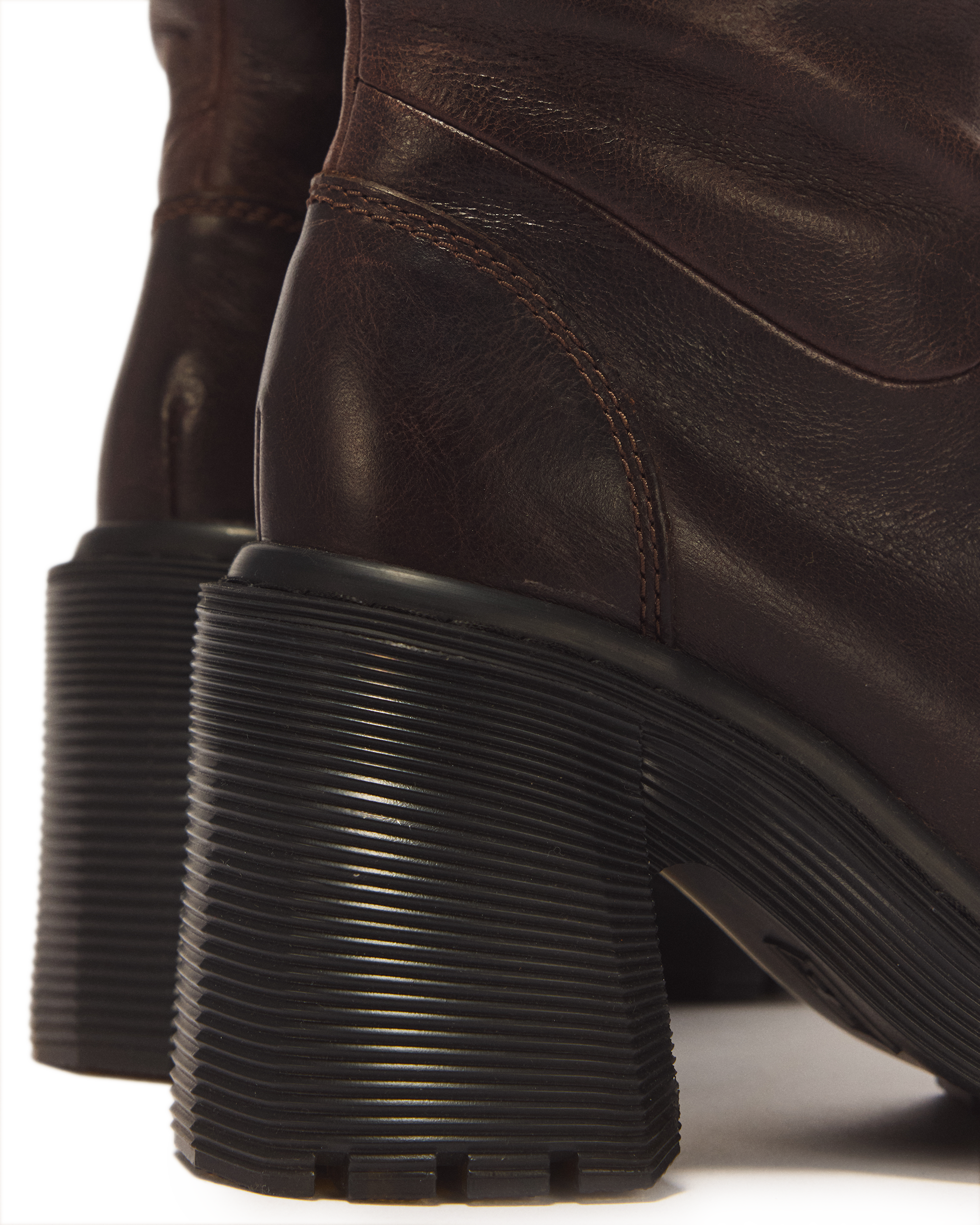BOTAS ALTAS KASEY DE PIEL CON TACÓN