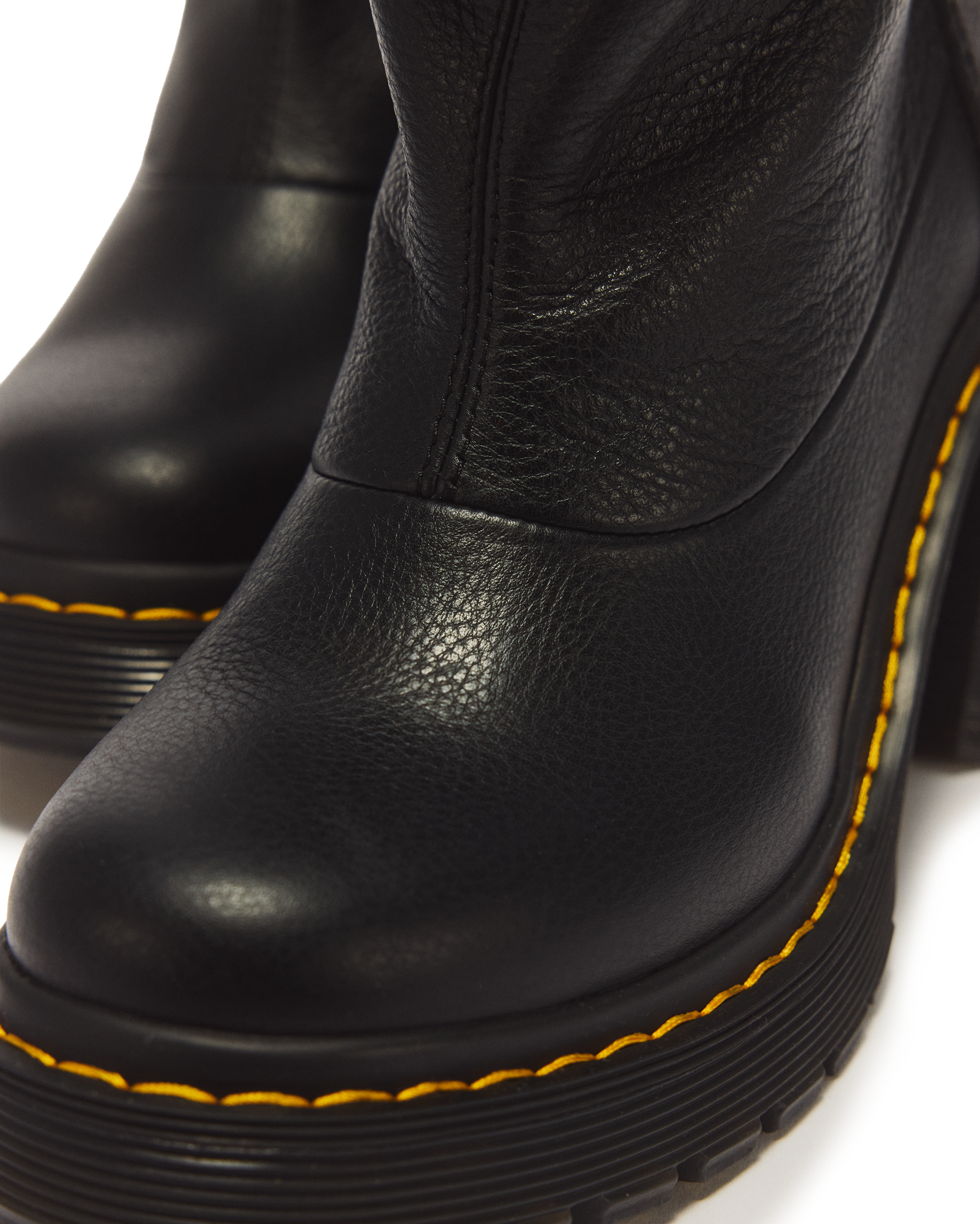 Kasey Lo Virginia Leather Heeled Boots in BLACK | Dr. Martens™