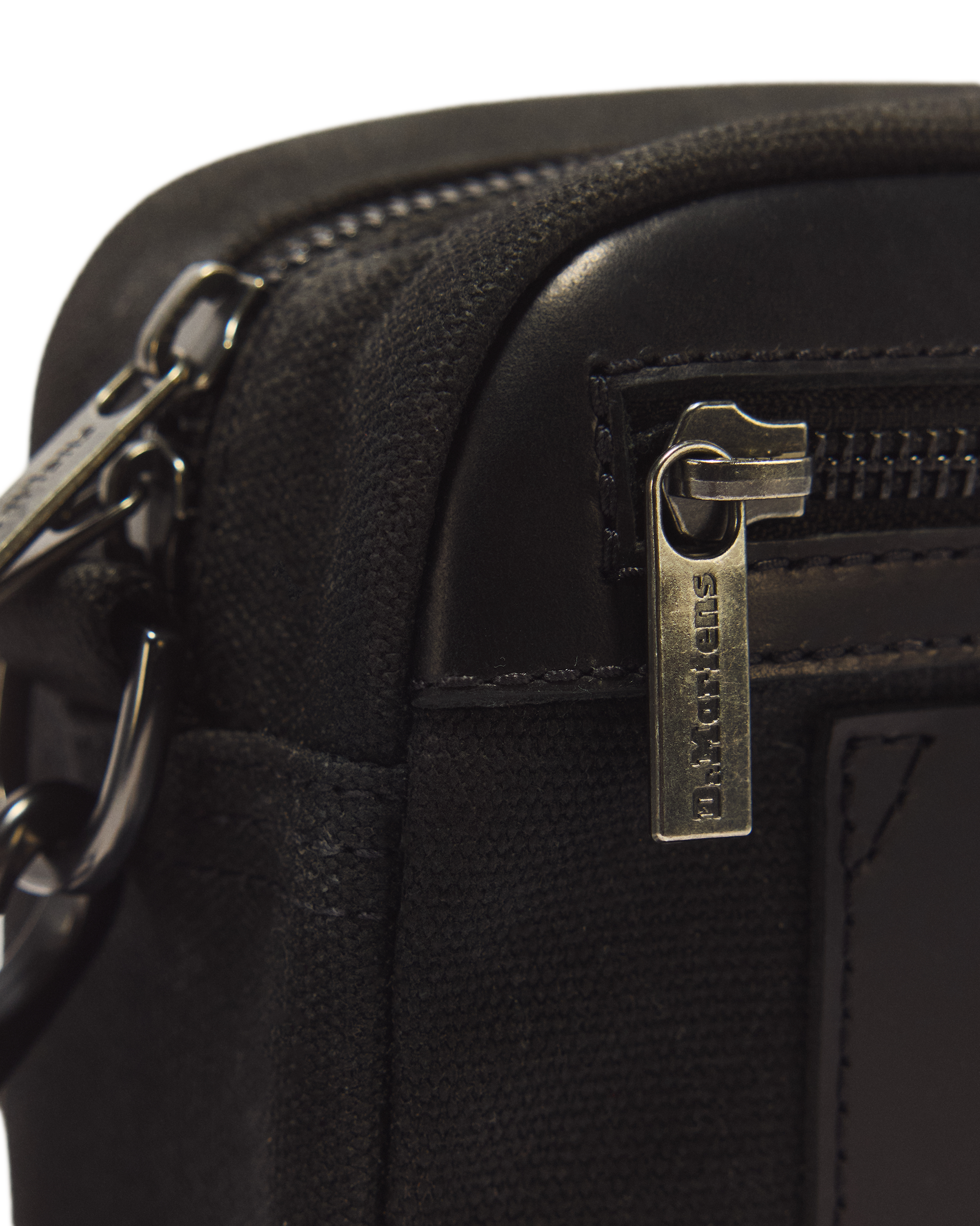 Сумка Dr. Martens Utility Waxed Canvas Crossbody, цвет: Чёрный — фото 5